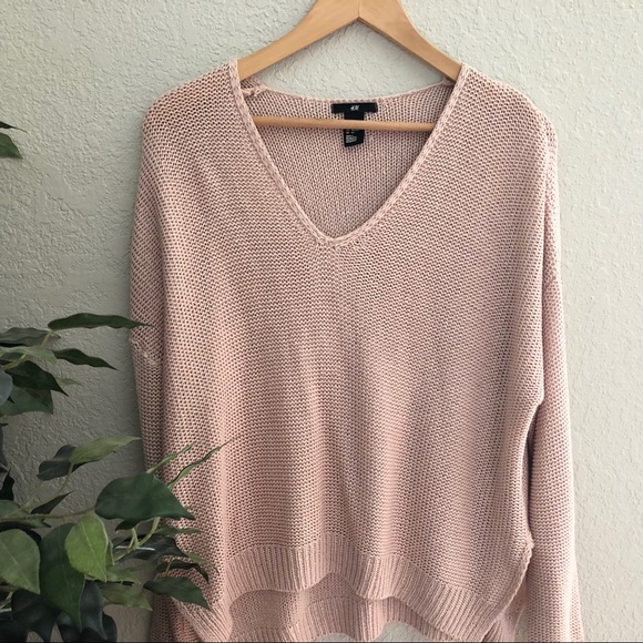 H&M Sweaters - Light pink V neck sweater